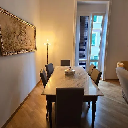 Tra Mare E Castello La Spezia