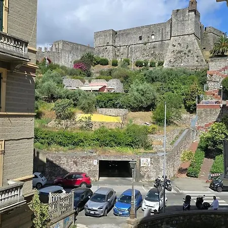 Tra Mare E Castello Daire