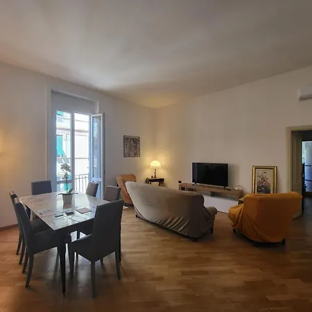 Tra Mare E Castello La Spezia